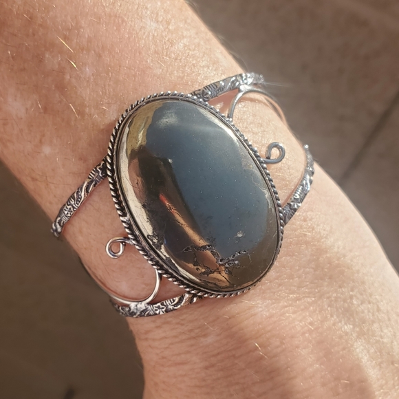 New Pyrite Silver Cuff Bracelet. - Picture 4 of 13